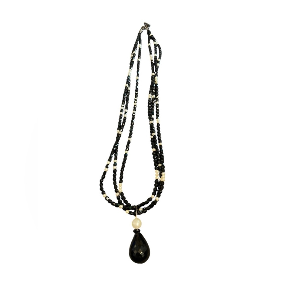 Chic Black and Cream Beaded Necklace